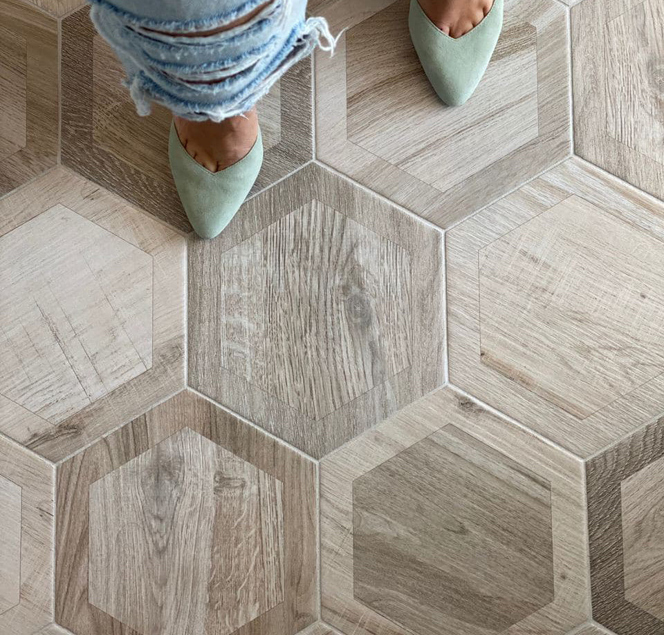 esagona-intarcio-silver-flooring-feet1